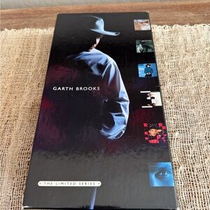 Garth Brooks Limited Series Box Set - Black